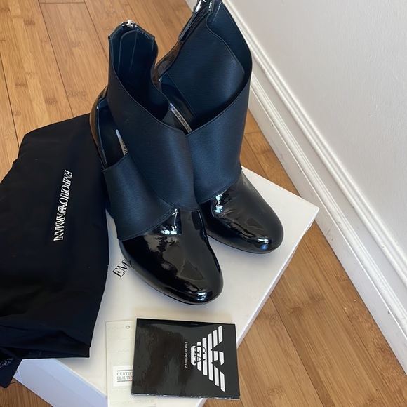 Emporio Armani black patent leather booties 38 - Picture 2 of 11